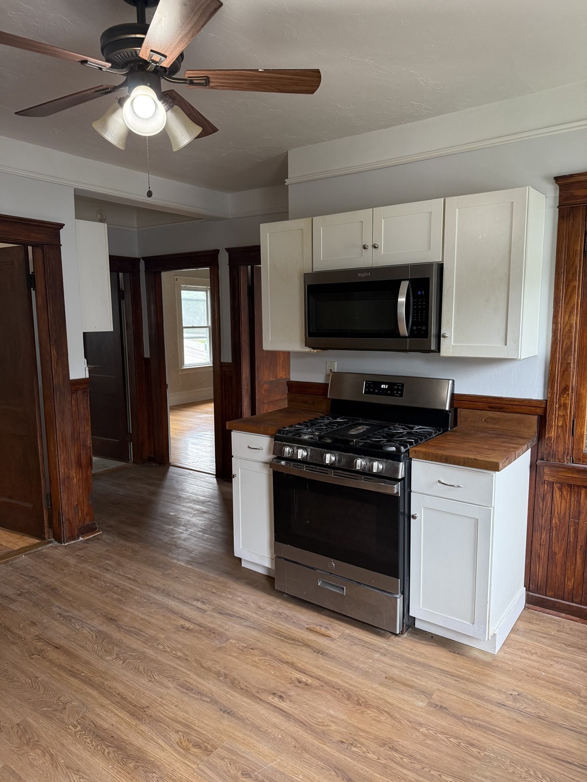 49 Catharine St # B Property Photo 4