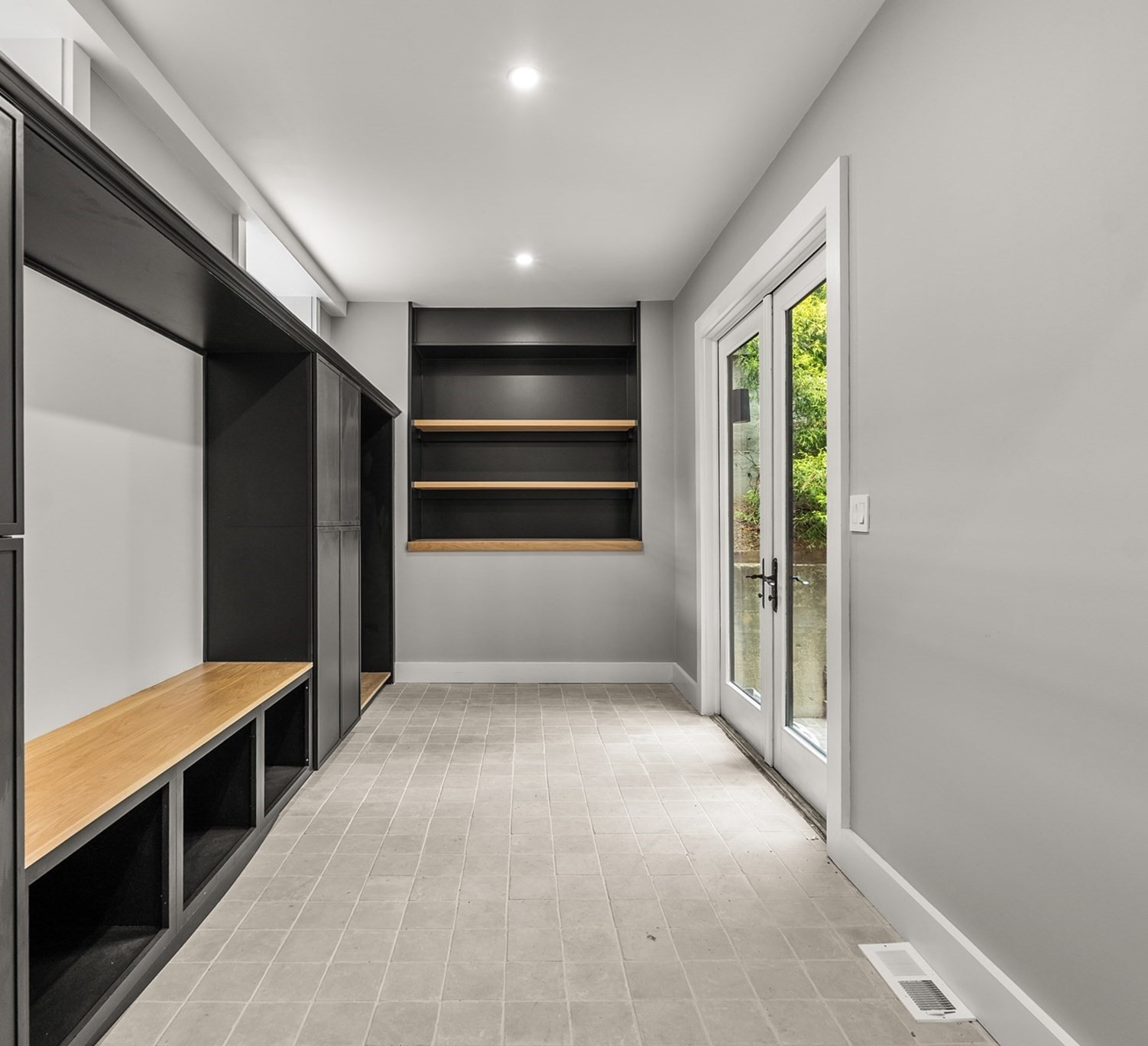 24 Sigourney St # 2 Property Photo 5