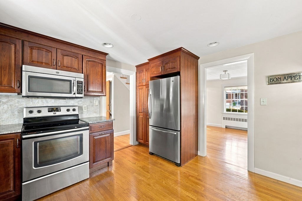 8 Carlson Circle Property Photo 7