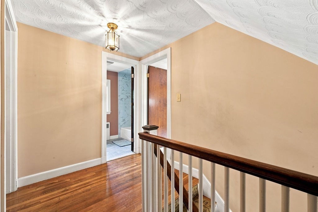 8 Carlson Circle Property Photo 9
