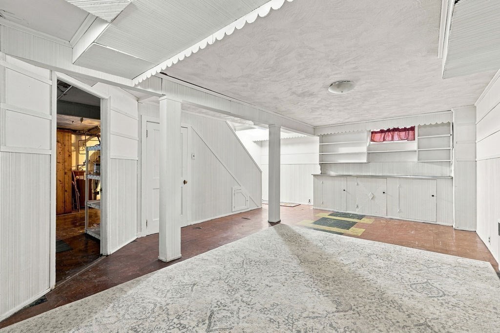 8 Carlson Circle Property Photo 10