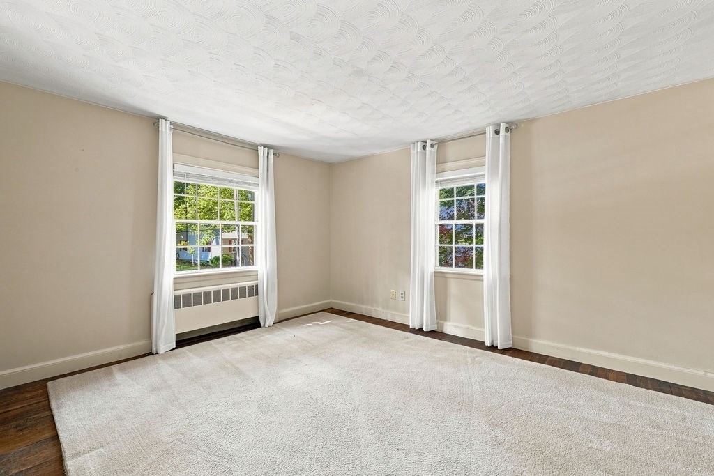 8 Carlson Circle Property Photo 17