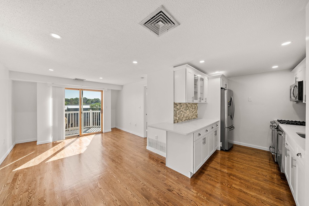 336 Adams St # 28 Property Photo 1
