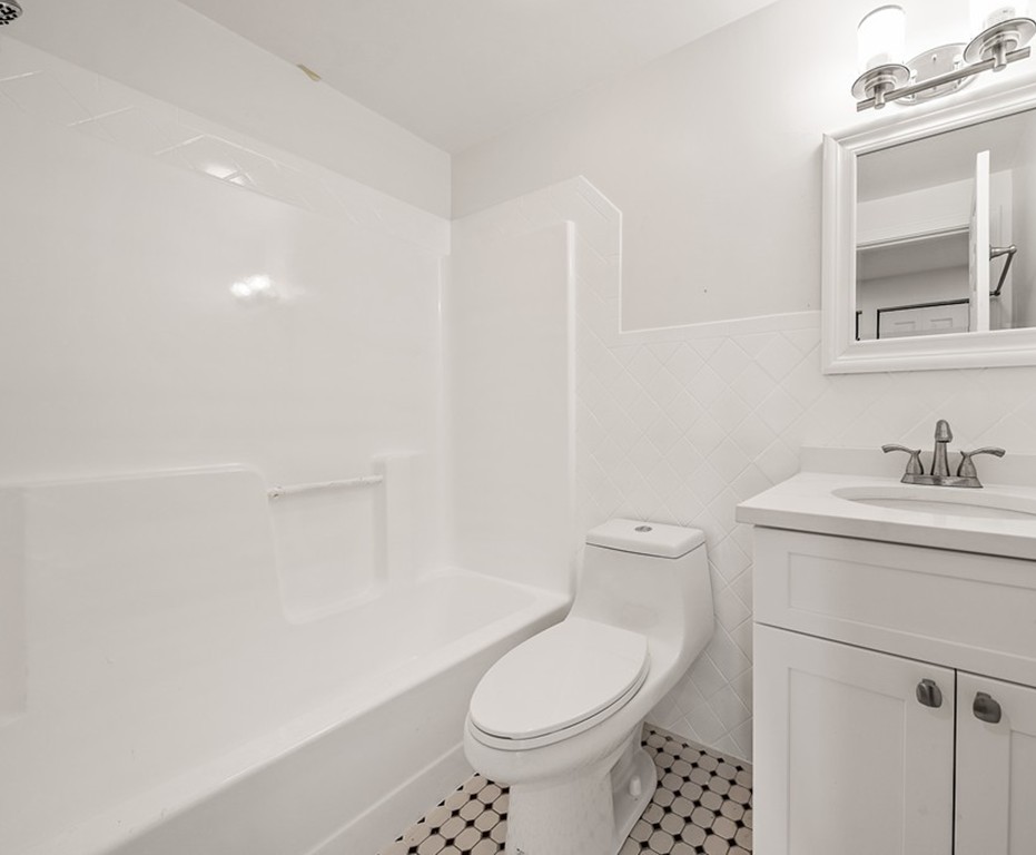 336 Adams St # 28 Property Photo 7