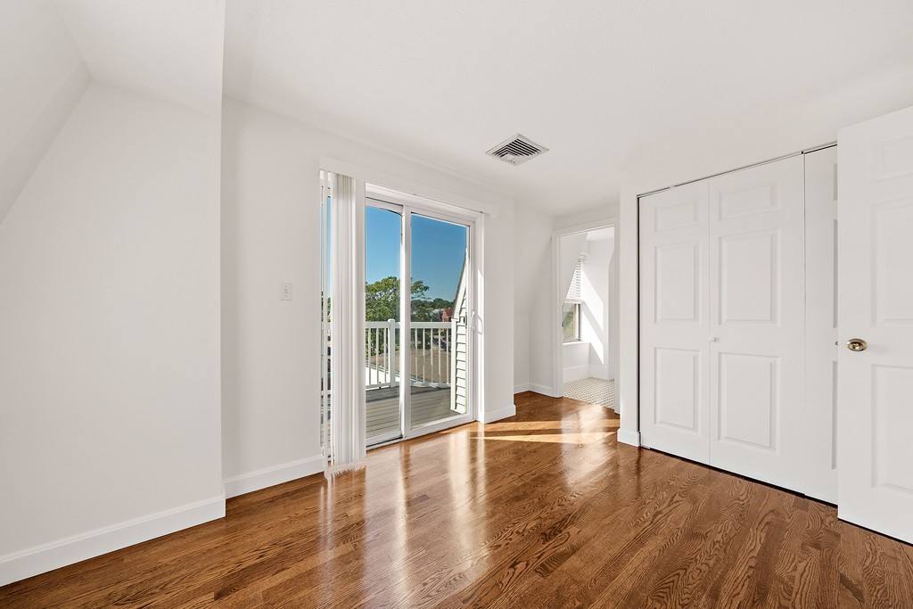 336 Adams St # 28 Property Photo 12