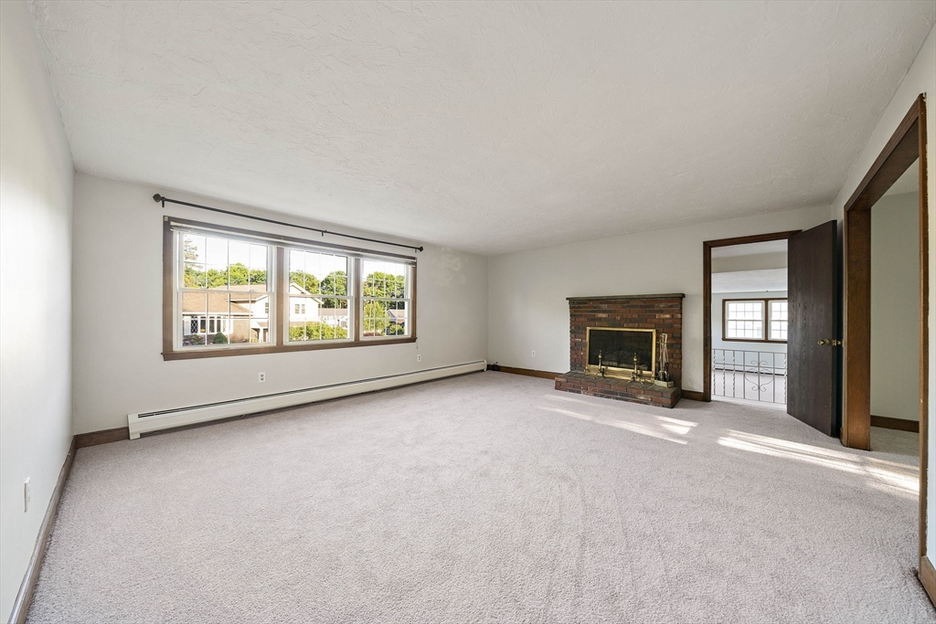 20 Cherry Ln Property Photo 6