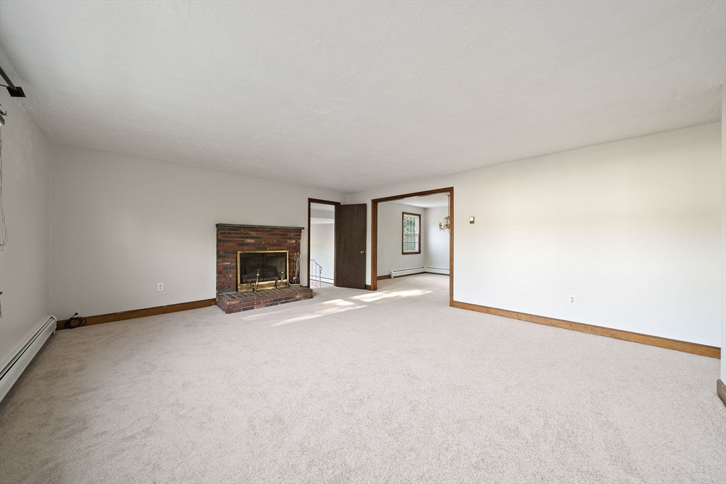 20 Cherry Ln Property Photo 7