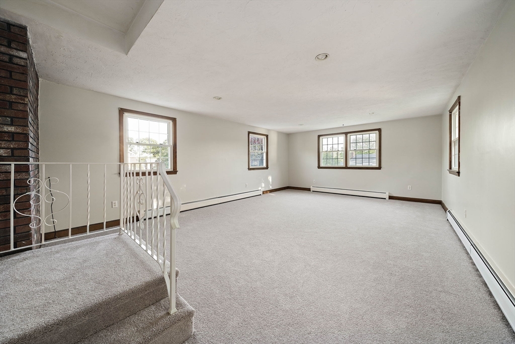 20 Cherry Ln Property Photo 8