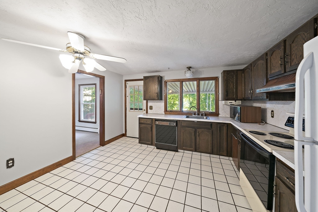 20 Cherry Ln Property Photo 10