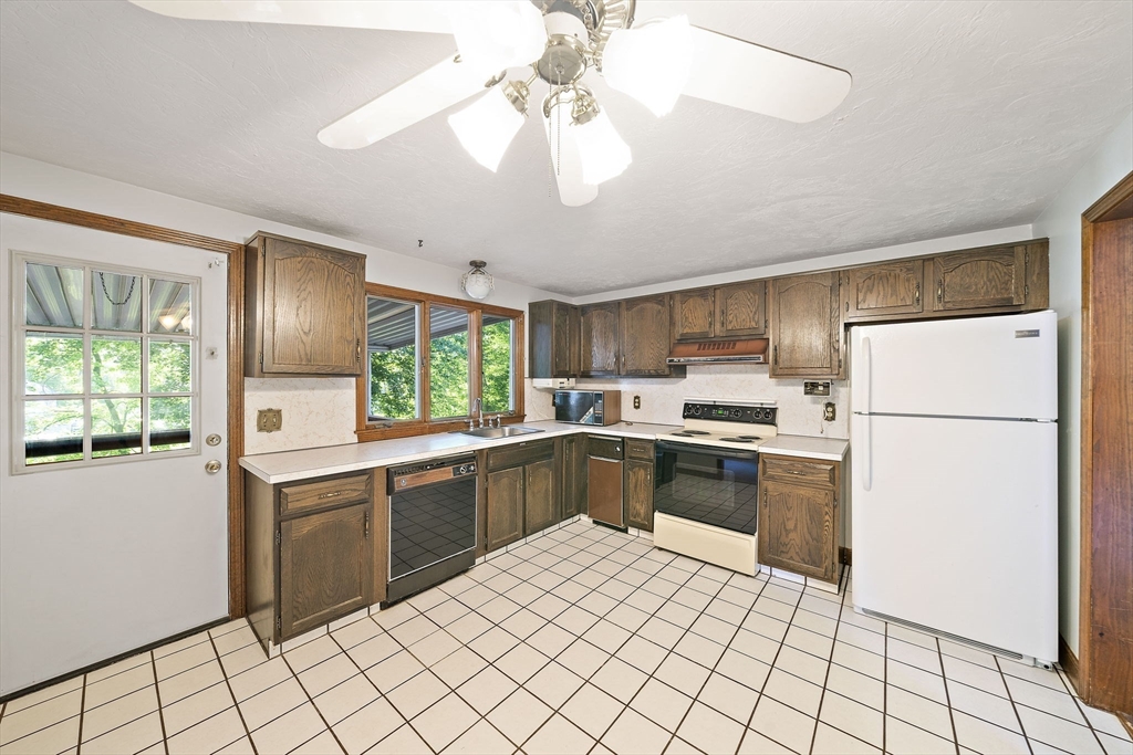 20 Cherry Ln Property Photo 15