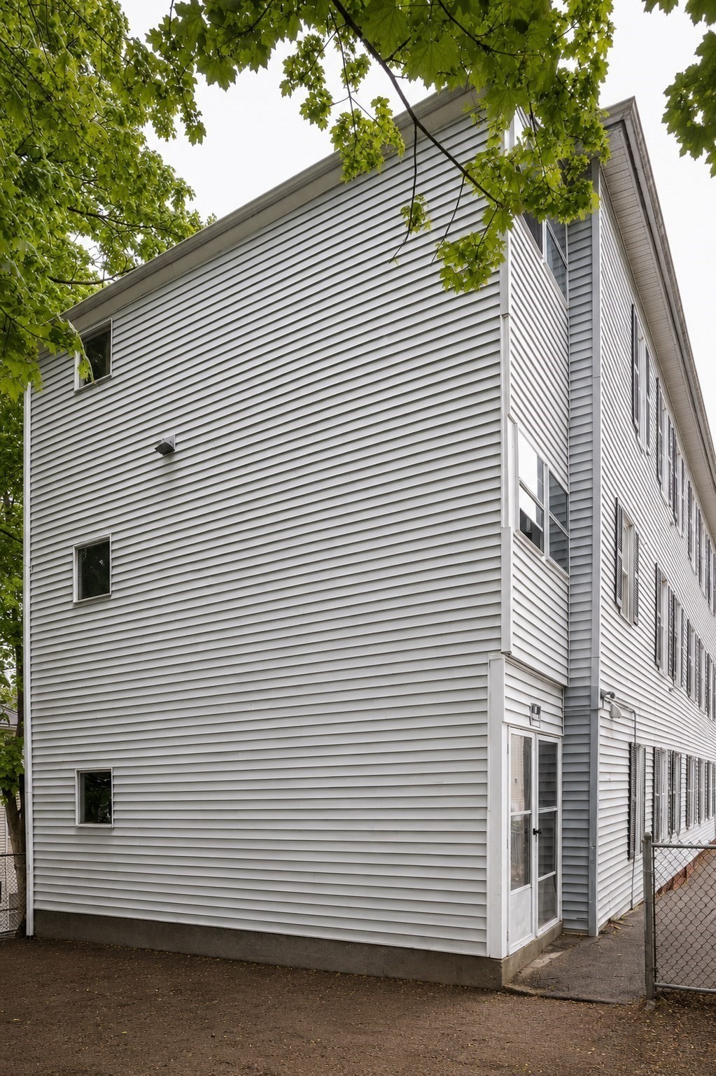 2 E Kendall St Property Photo 19