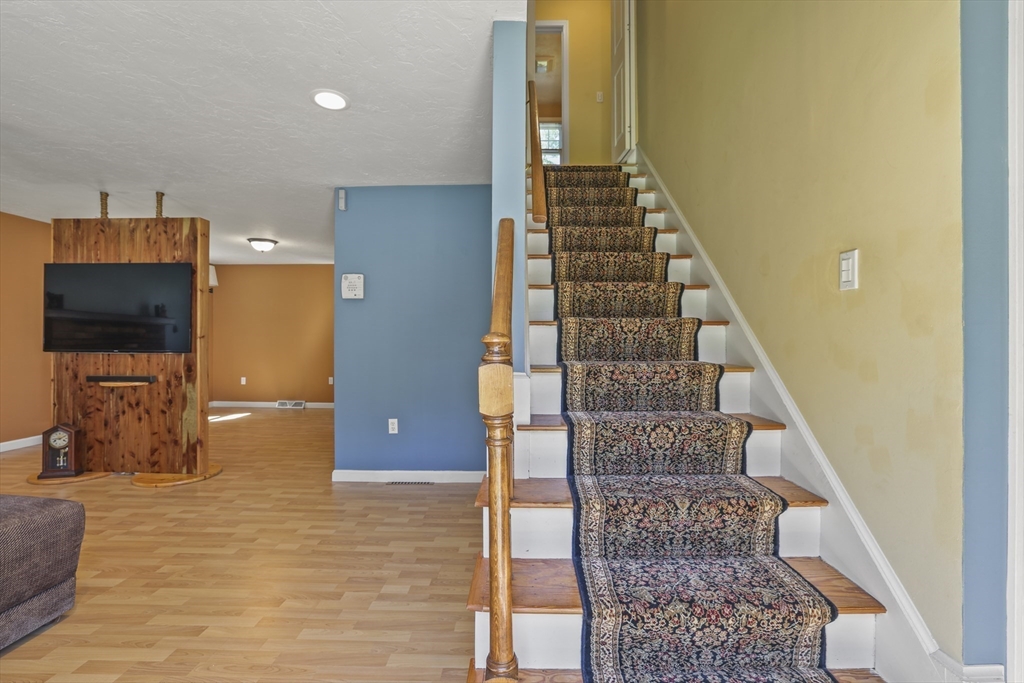 8 Walker Rd Property Photo 8