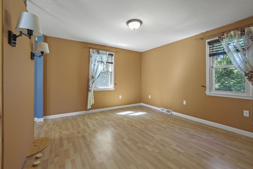 8 Walker Rd Property Photo 11