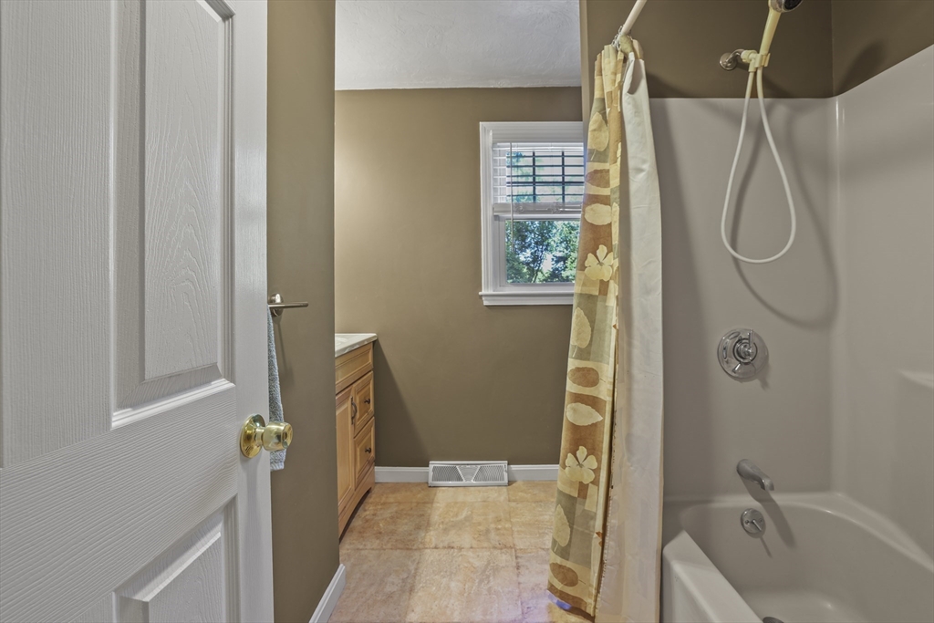 8 Walker Rd Property Photo 13