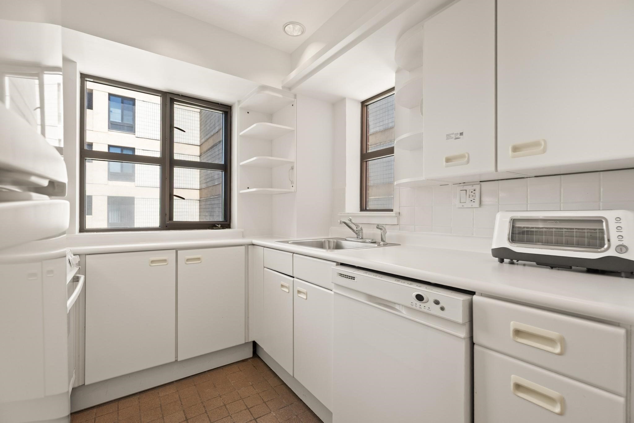 931 Massachusetts Avenue # 606 Property Photo 4
