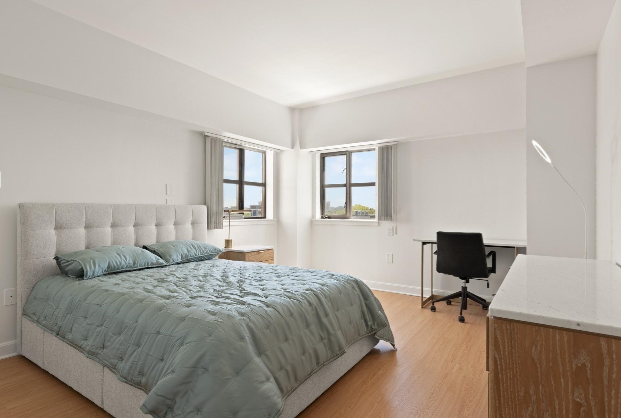 931 Massachusetts Avenue # 606 Property Photo 6