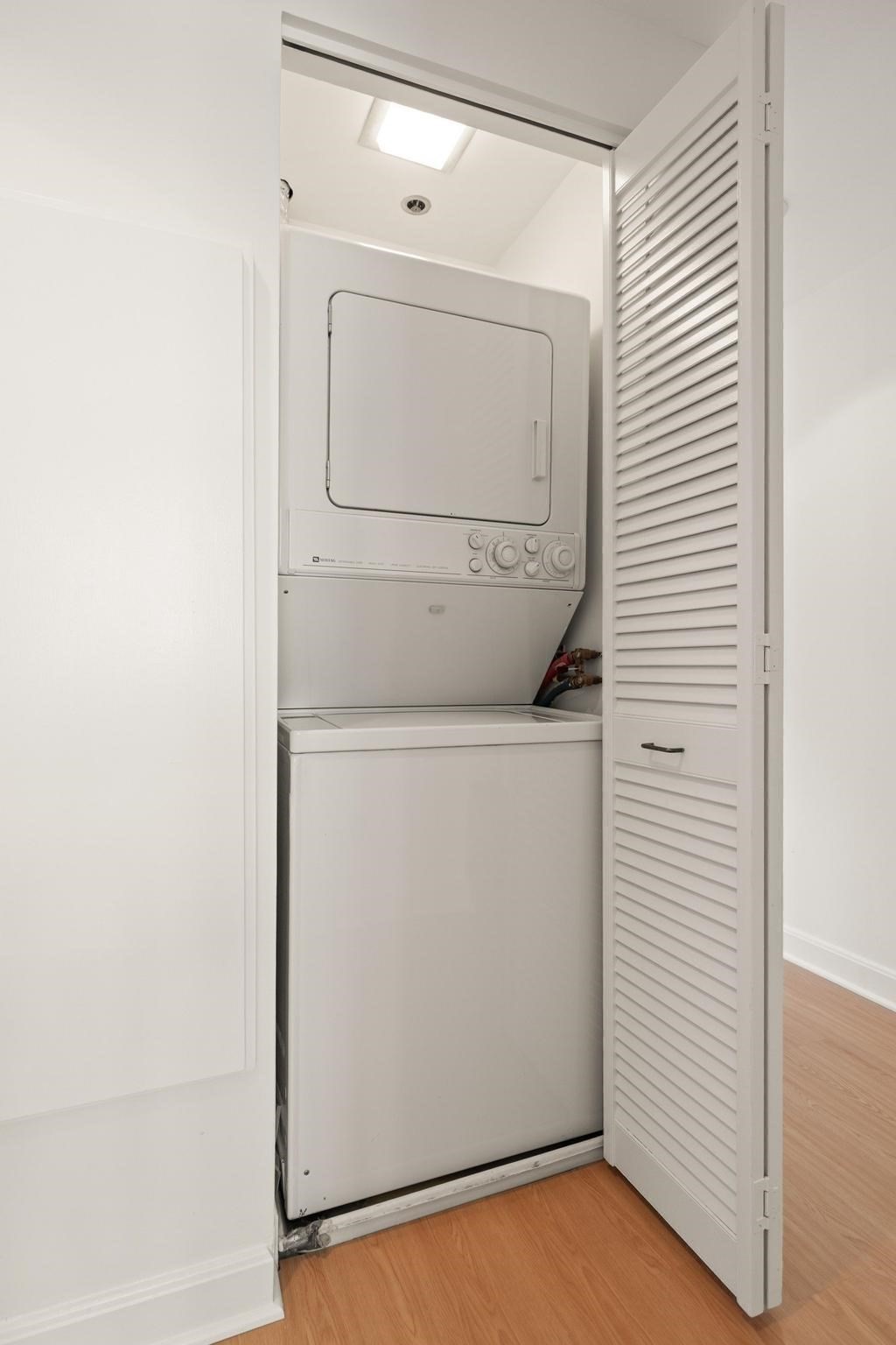 931 Massachusetts Avenue # 606 Property Photo 8
