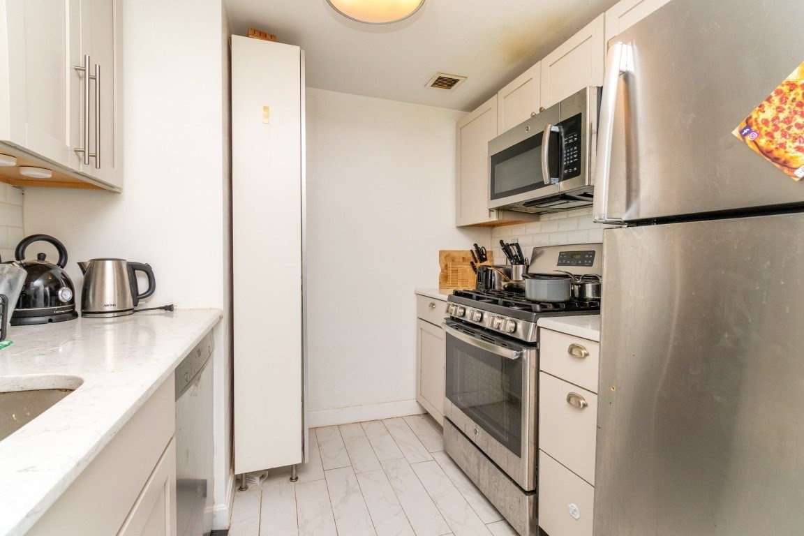 15 N Beacon St # 516 Property Photo 4