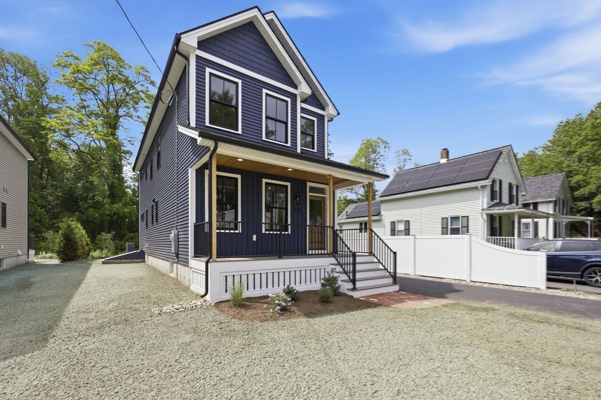 33 Landy Ave Property Photo 5