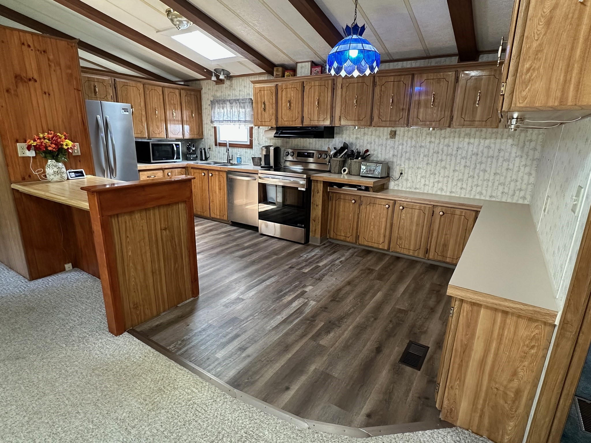 30 Earl Dr. Property Photo 6