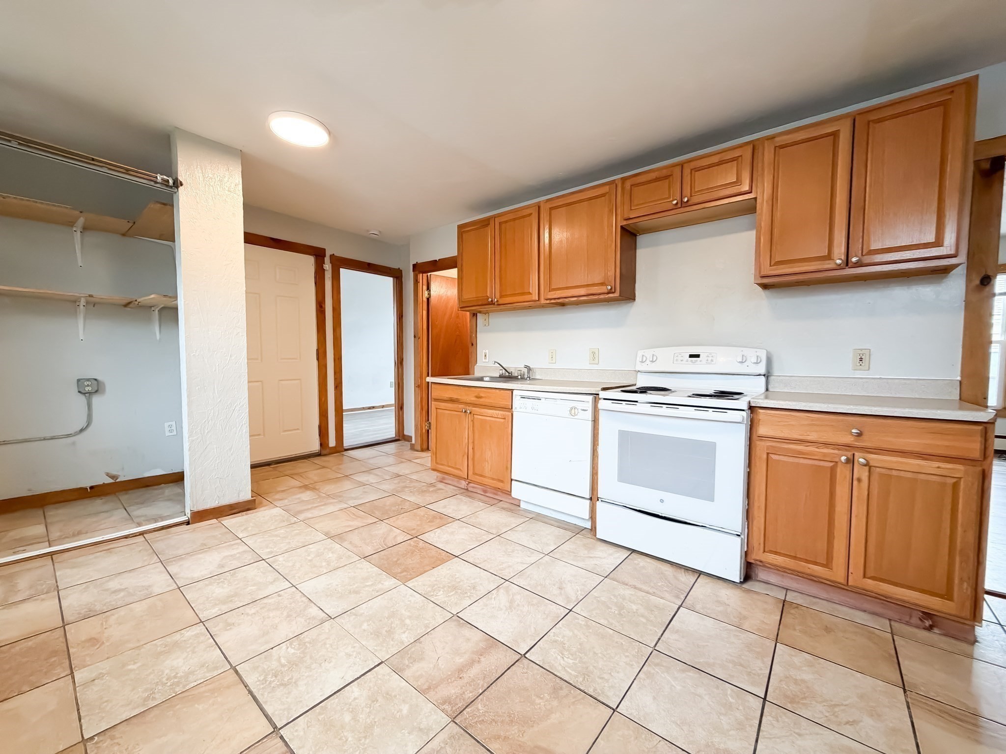 127 Austin St Property Photo 4