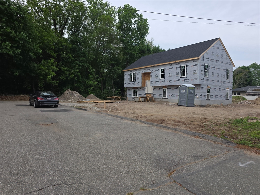 132 Falconer Ave Property Photo 5