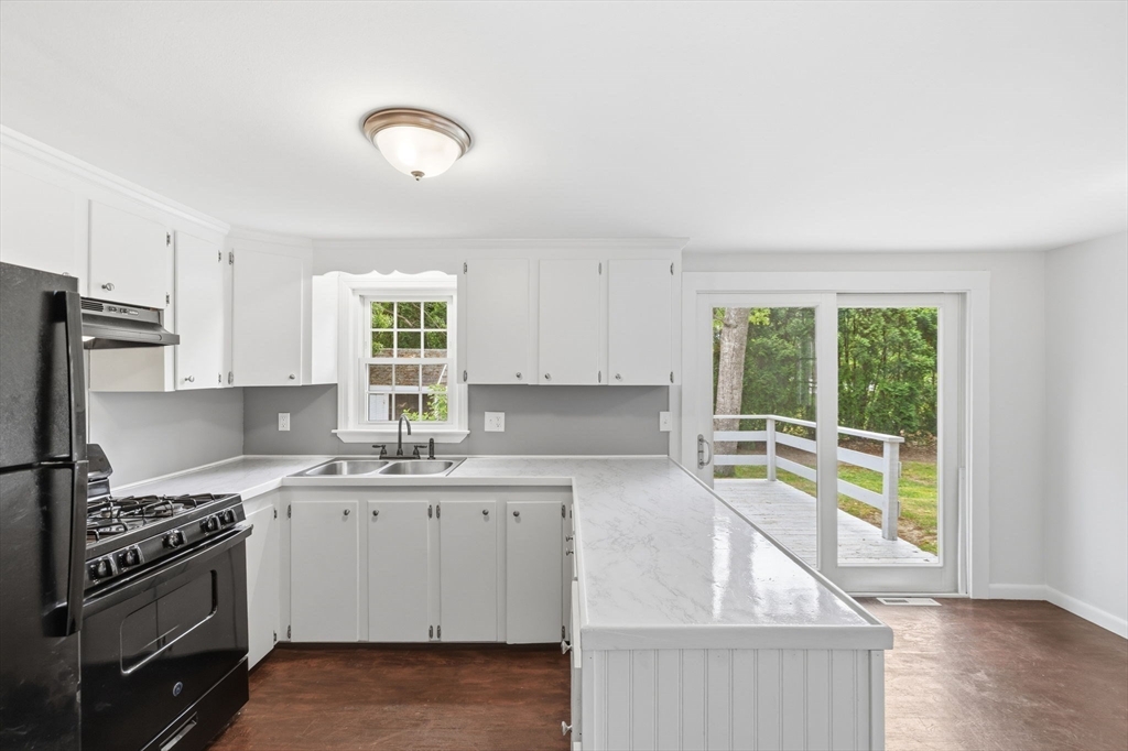 90 Castlewood Circle Property Photo 10