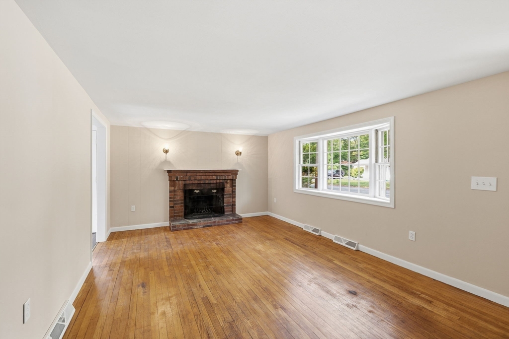 90 Castlewood Circle Property Photo 15