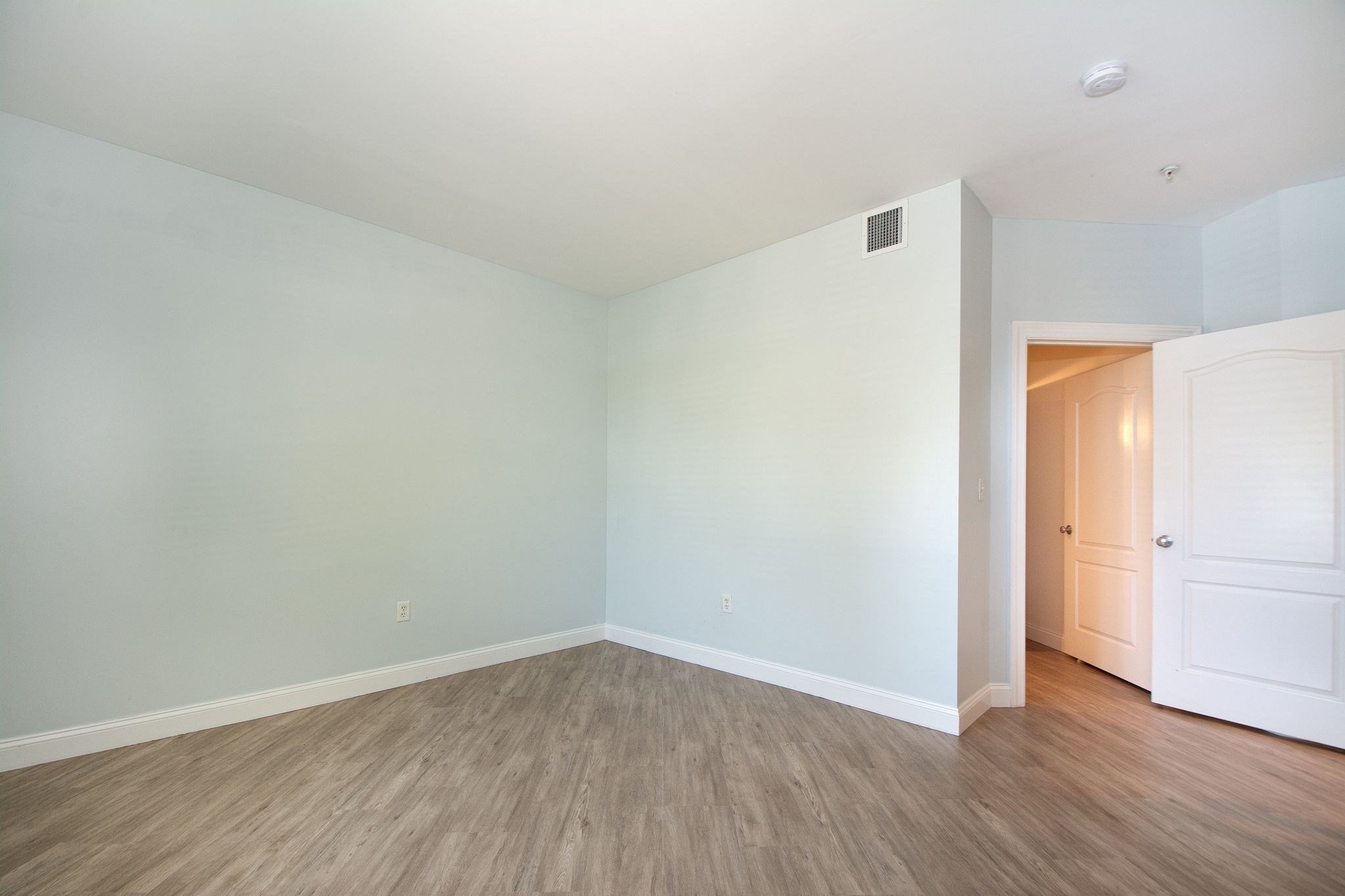 501 Commerce Dr # 113 Property Photo 10