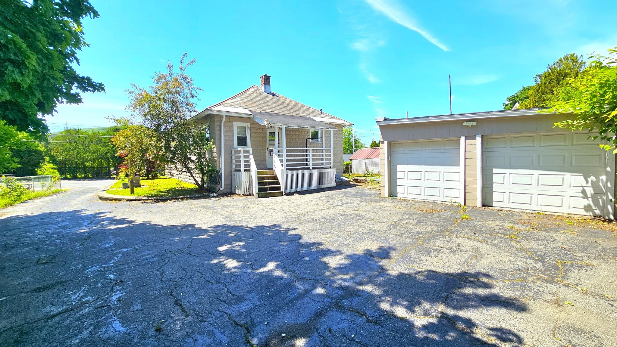 21 River St Property Photo 2