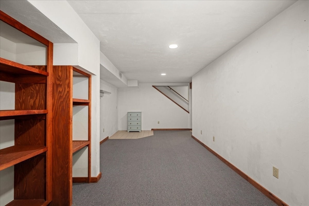 225 E Temple St Property Photo 25