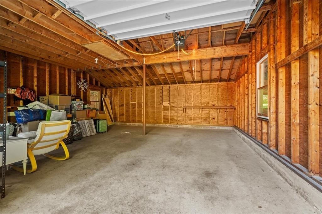 225 E Temple St Property Photo 32
