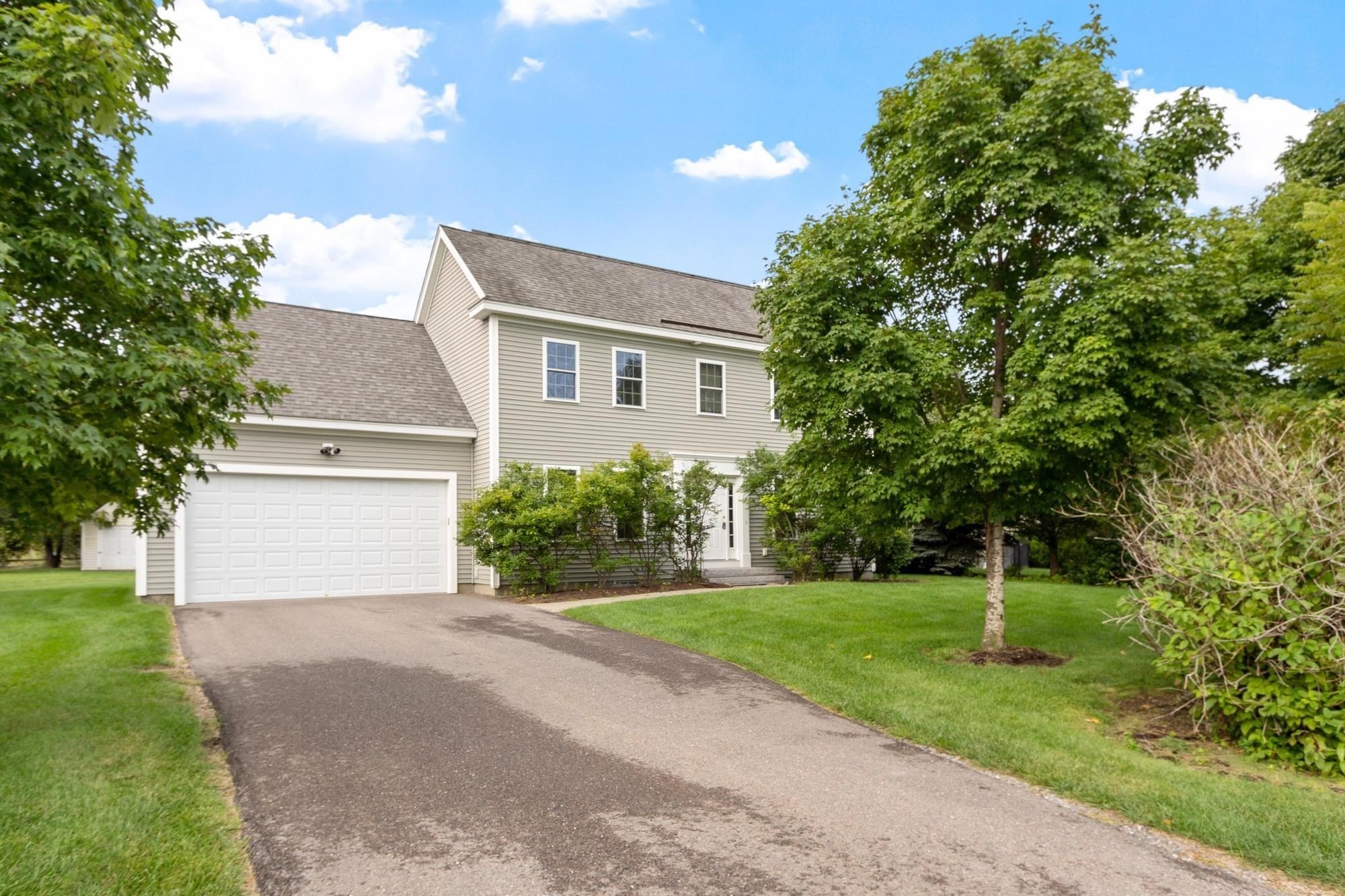 2 Adams Circle Property Photo 1