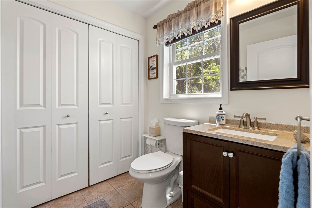 34 Amesbury Ave Property Photo 11