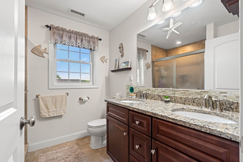 34 Amesbury Ave Property Photo 15