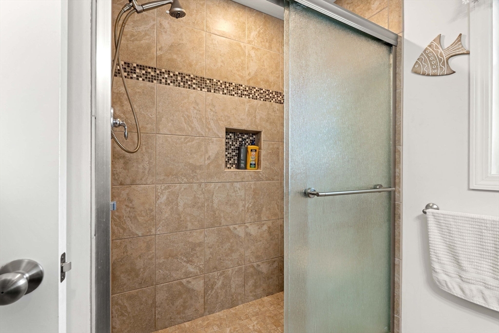 34 Amesbury Ave Property Photo 16
