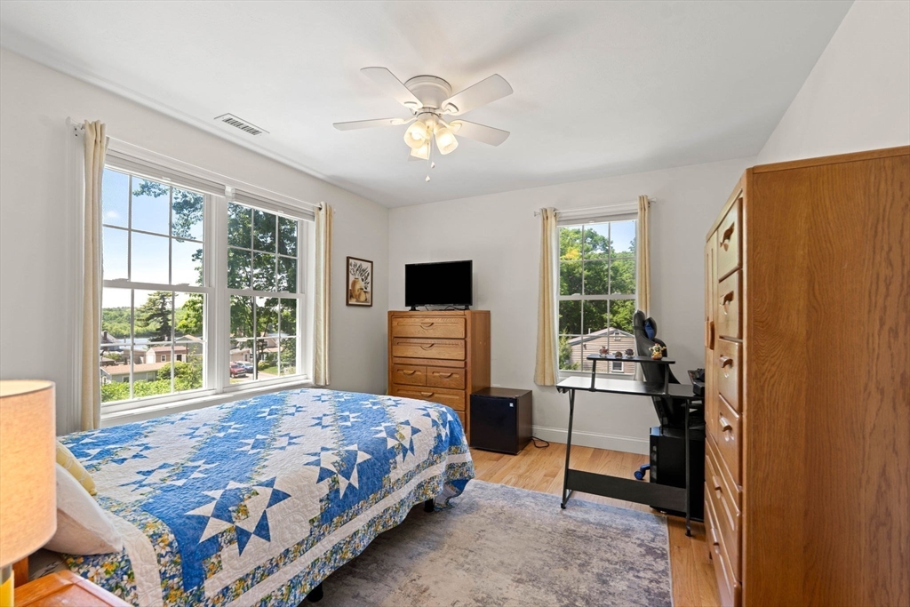 34 Amesbury Ave Property Photo 17