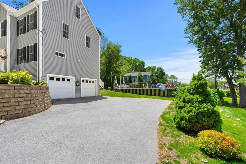 34 Amesbury Ave Property Photo 30