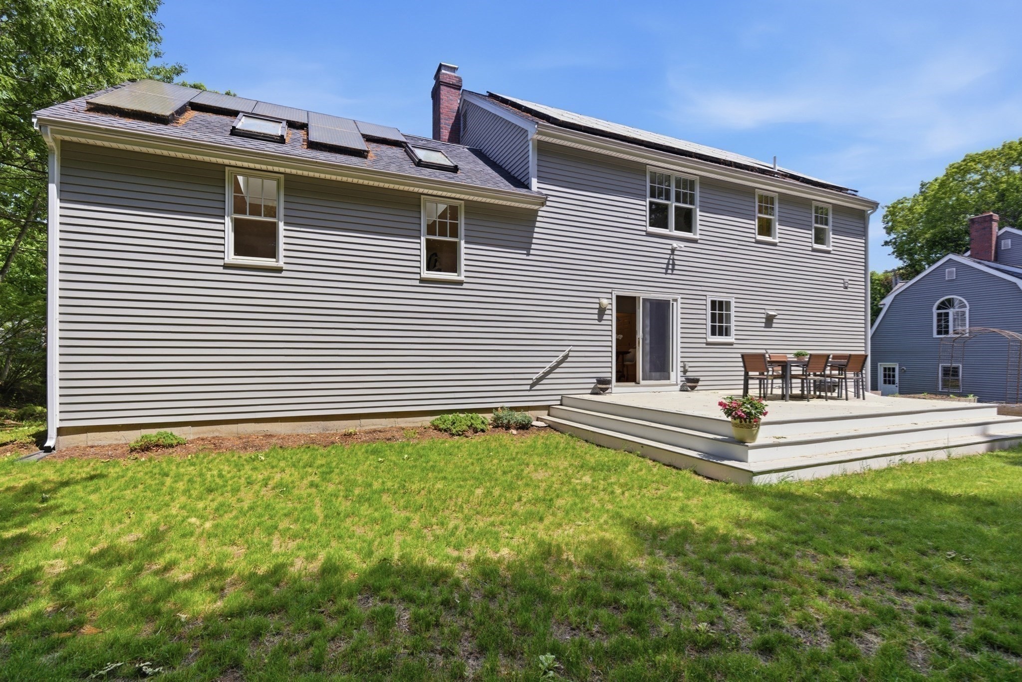 81 Parish Rd Property Photo 4