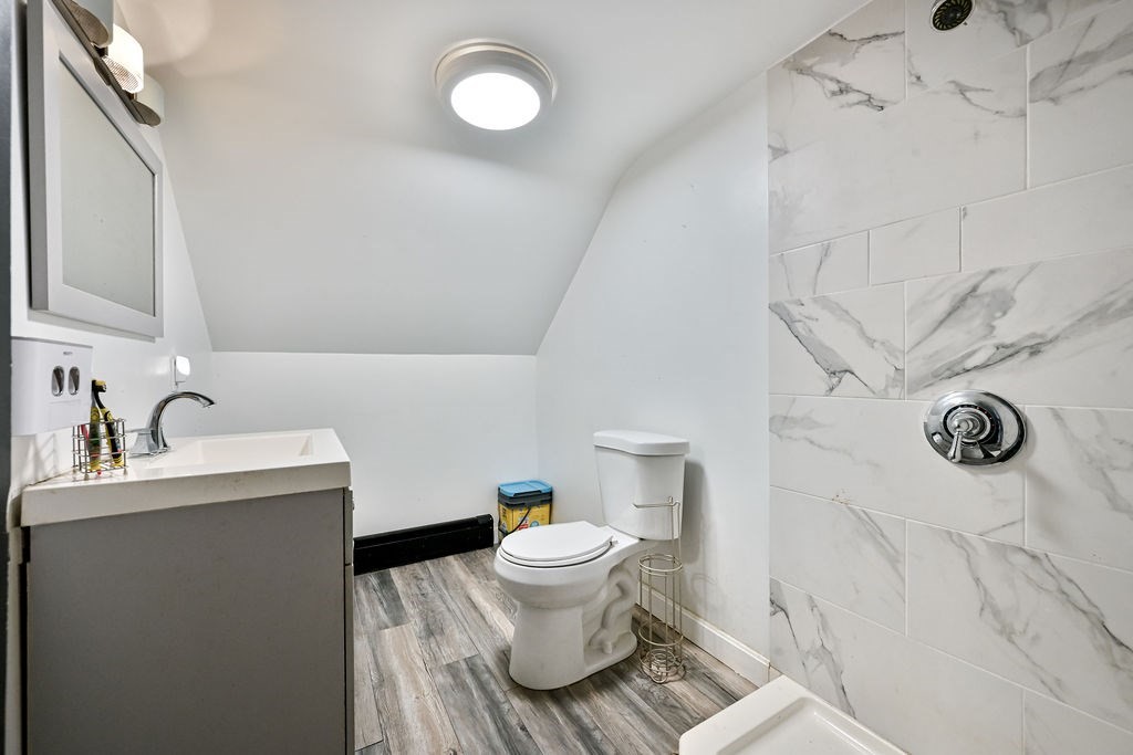 260 Glebe St Property Photo 4