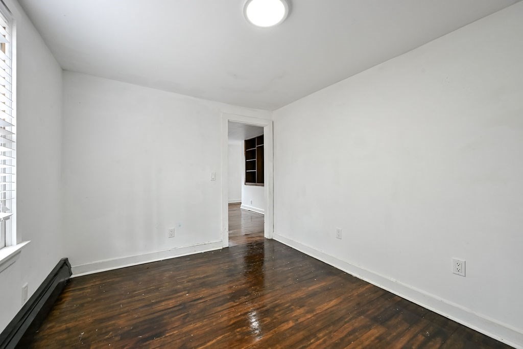 260 Glebe St Property Photo 6