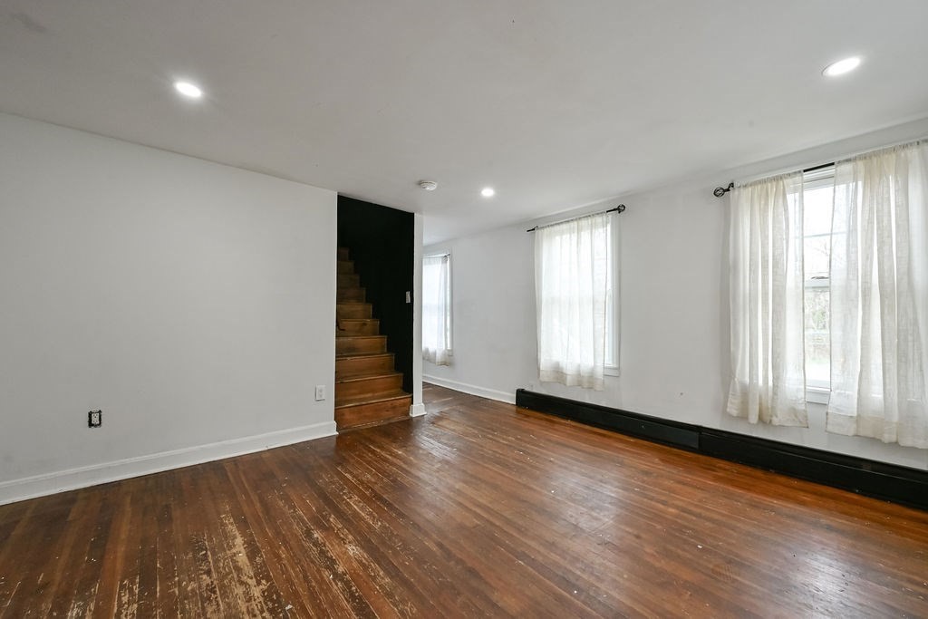 260 Glebe St Property Photo 8