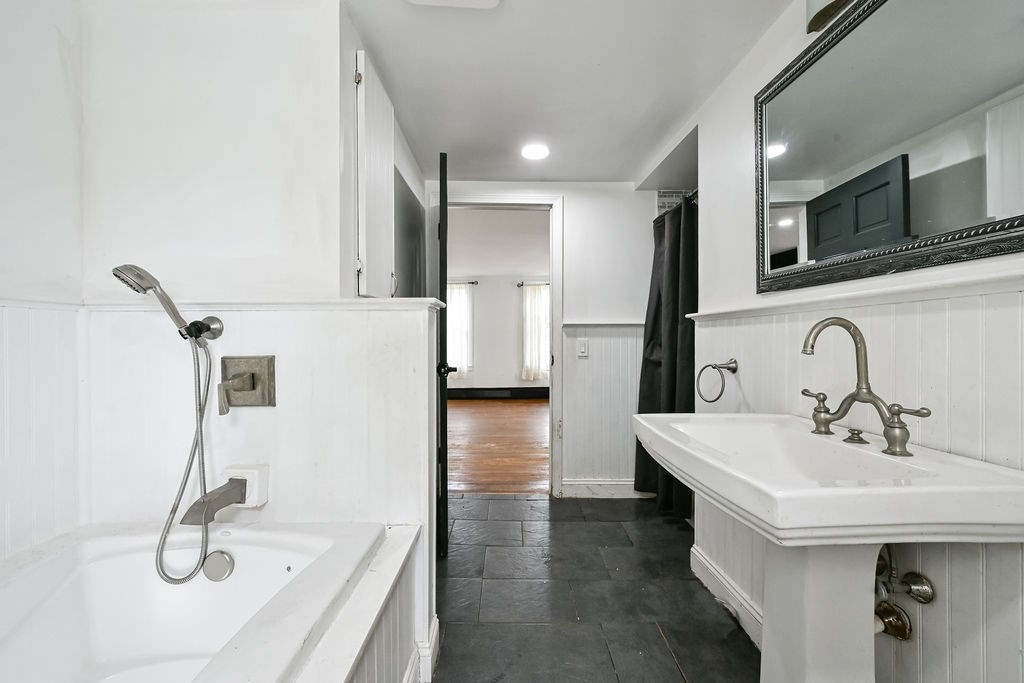 260 Glebe St Property Photo 11