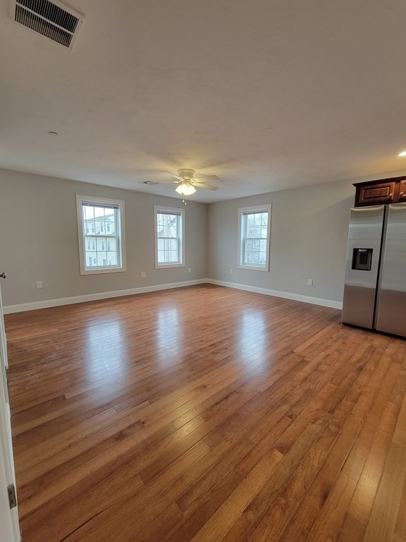 946 Warren Ave # F Property Photo 6