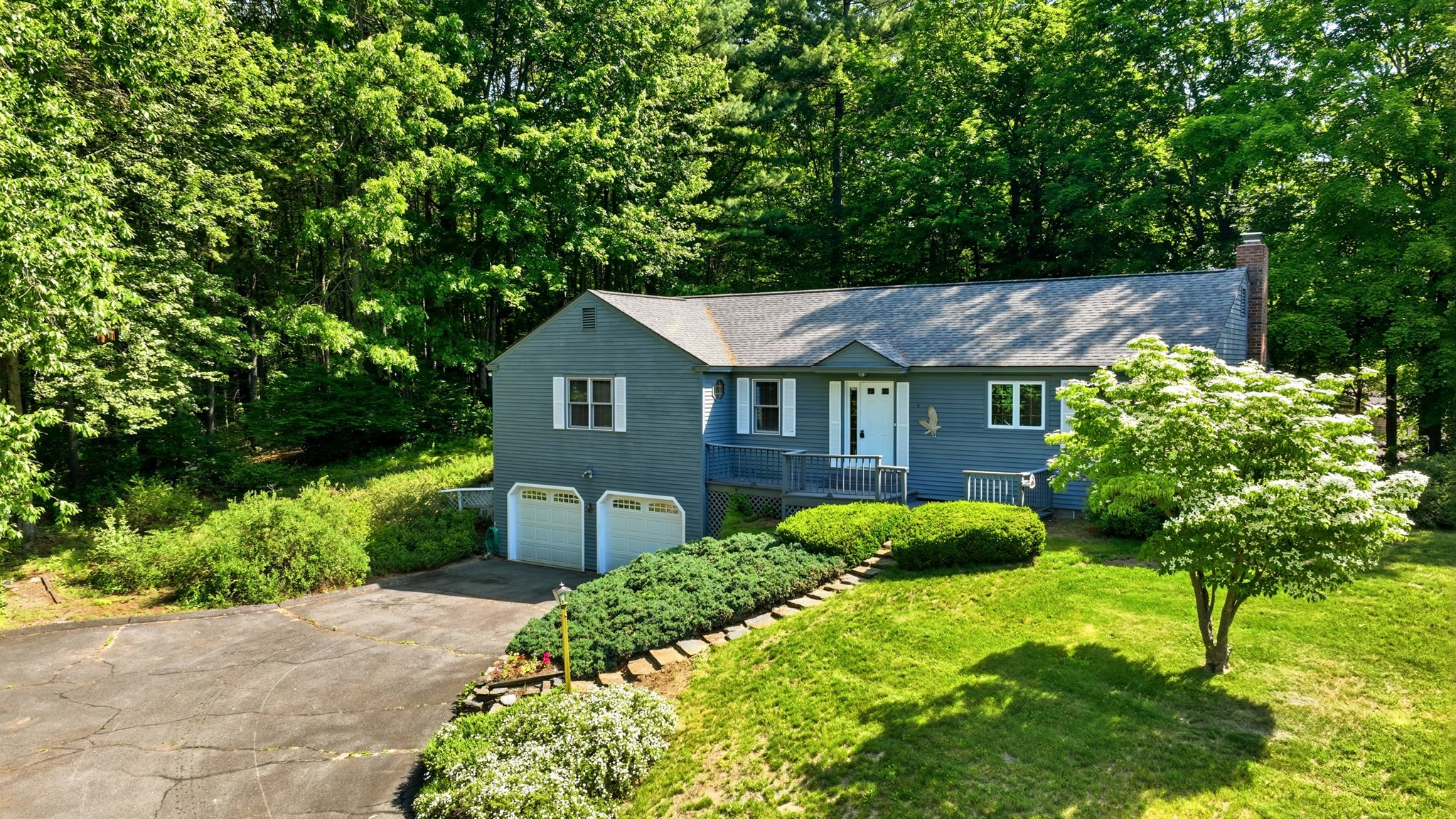 4 Ladyslipper Ln Property Photo 2