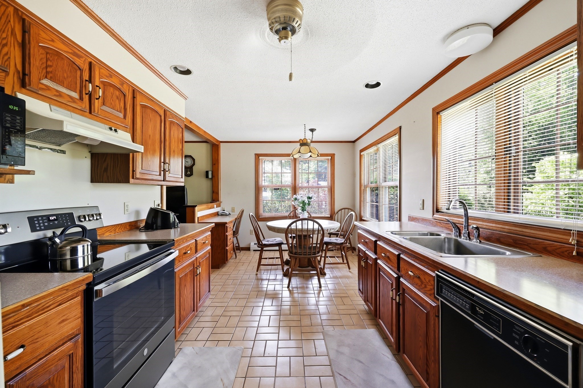 4 Ladyslipper Ln Property Photo 5