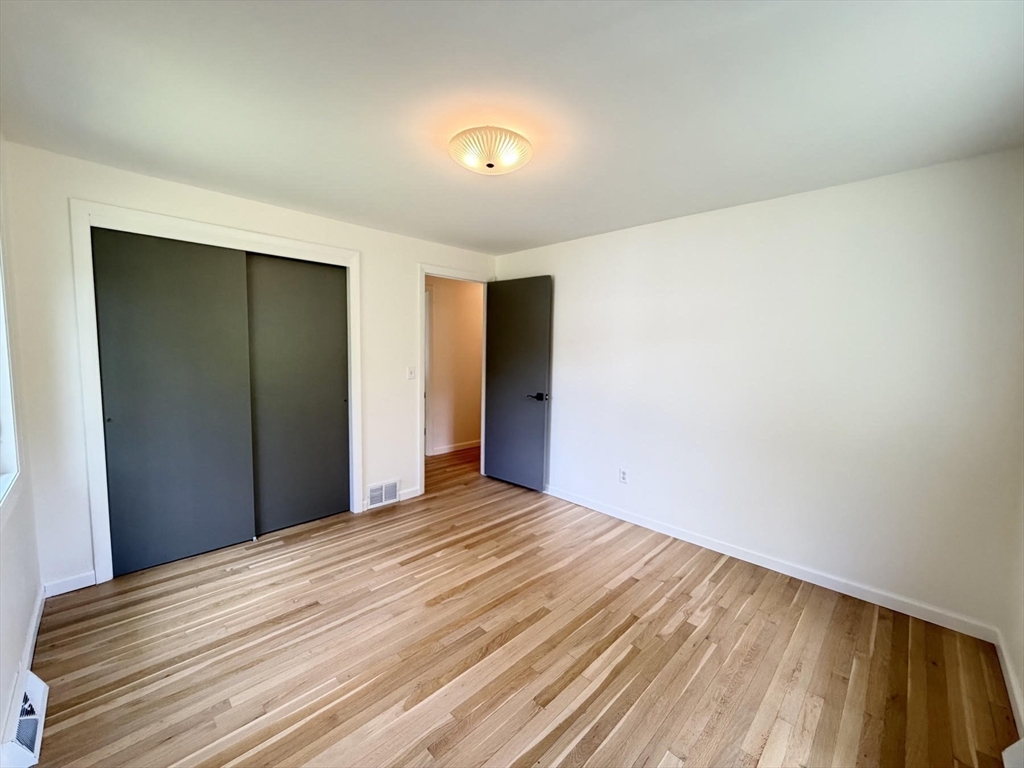 142 Yarmouth St Property Photo 18