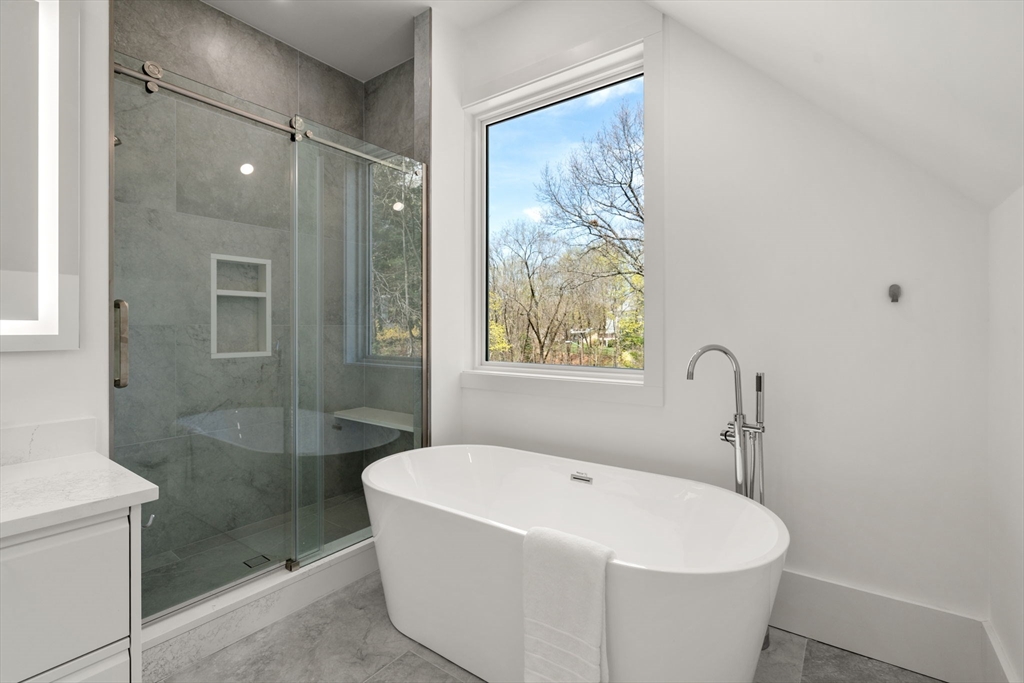 7 Whipple Rd Property Photo 15