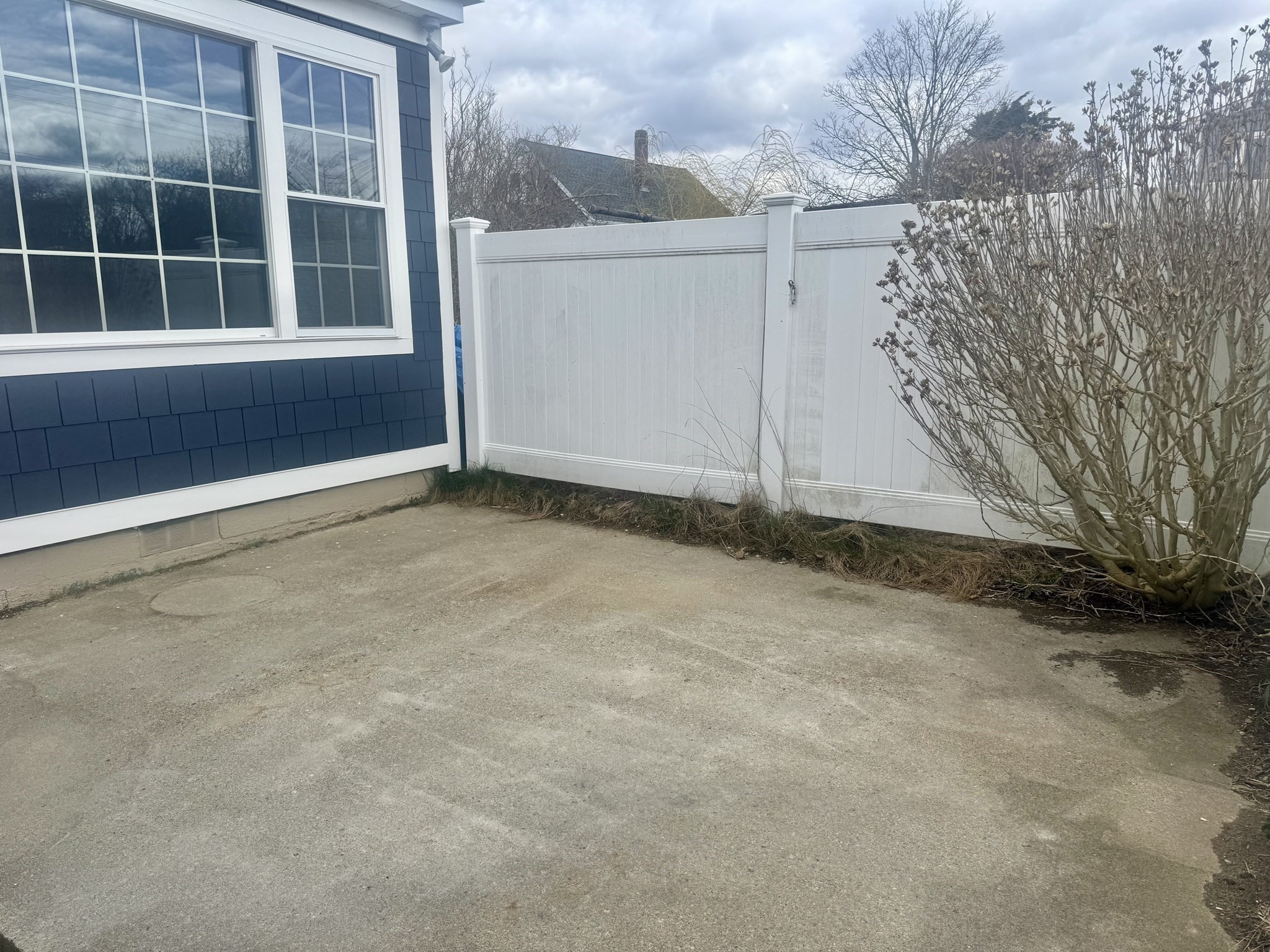 672 W Rodney French Blvd Property Photo 4