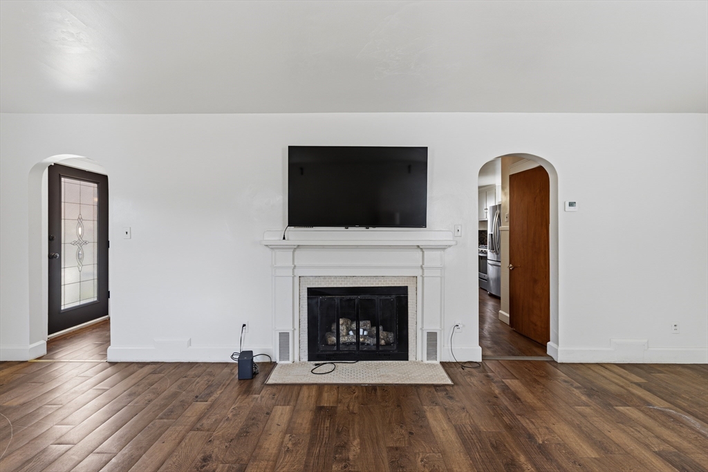 322 Harwich St Property Photo 5